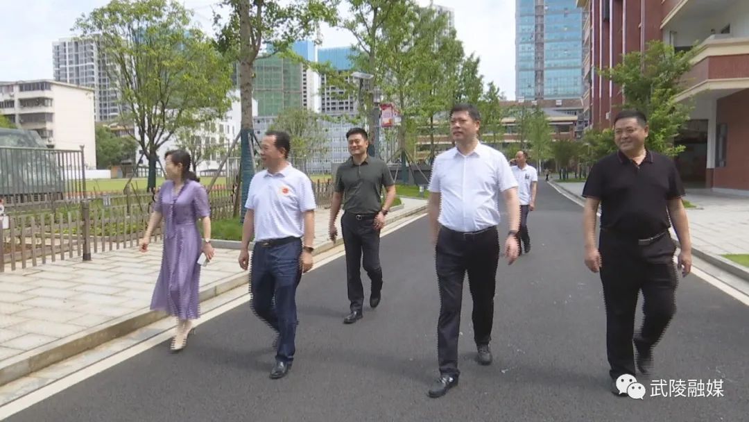 市总工会为武陵区3家劳模工作室授牌