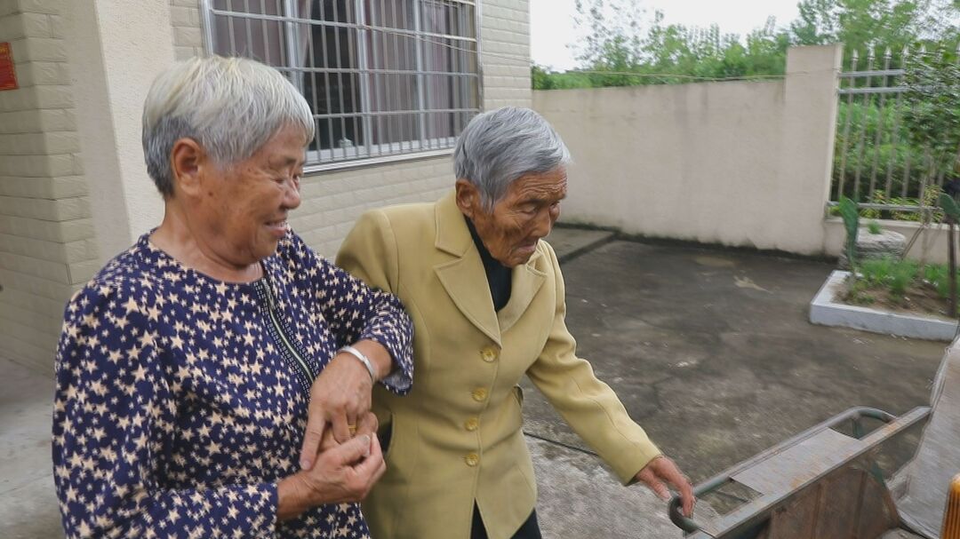 新时代文明实践耀武陵 武陵区：古稀老人义务照顾97岁邻居20年