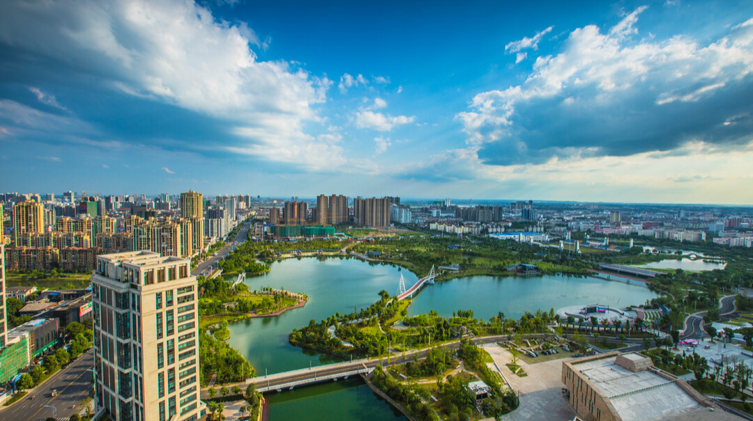 看武陵大地如何在高质量发展中上青云，区委书记康少中用“五个坚持”给出答案