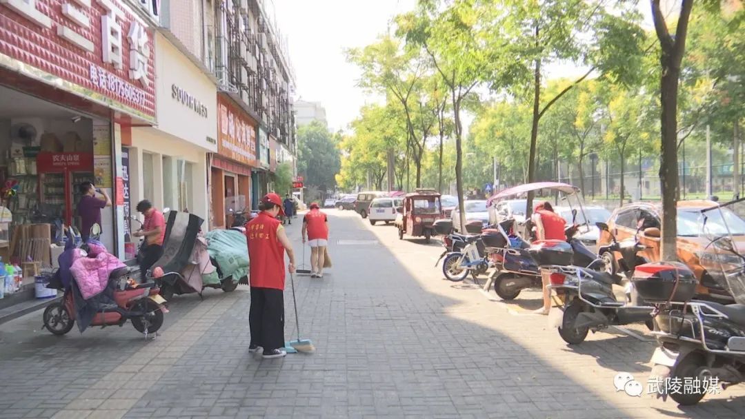 芷兰街道：志愿服务助力文明创建