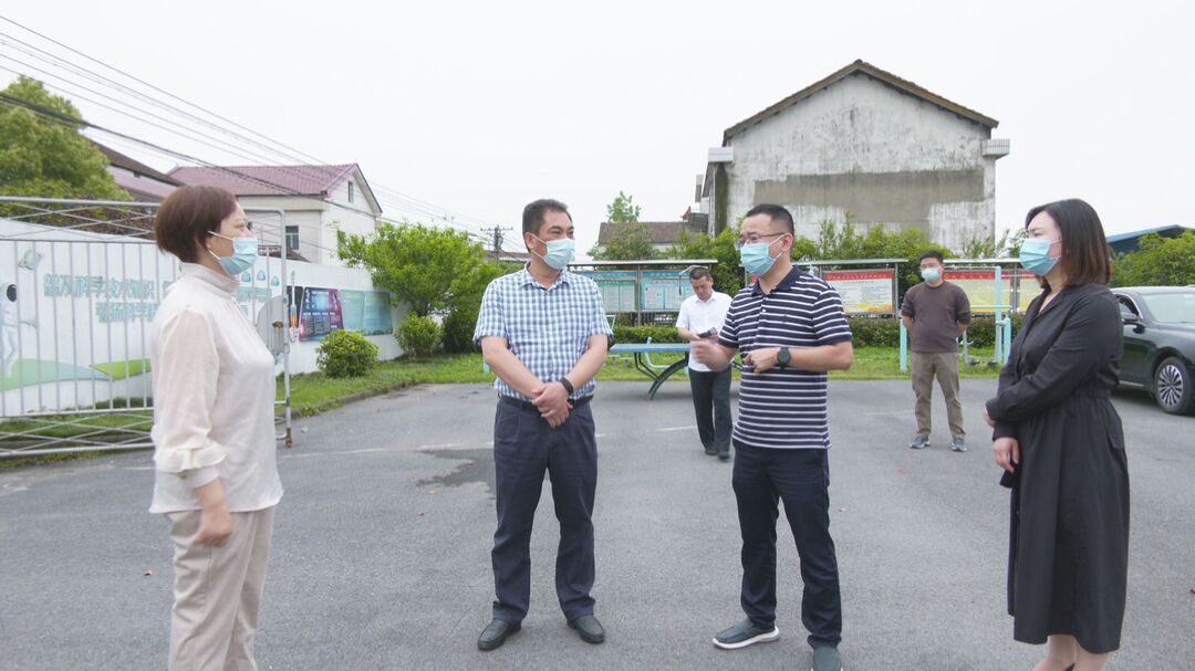黄治军到河洑镇开展乡村振兴联点结对帮扶工作