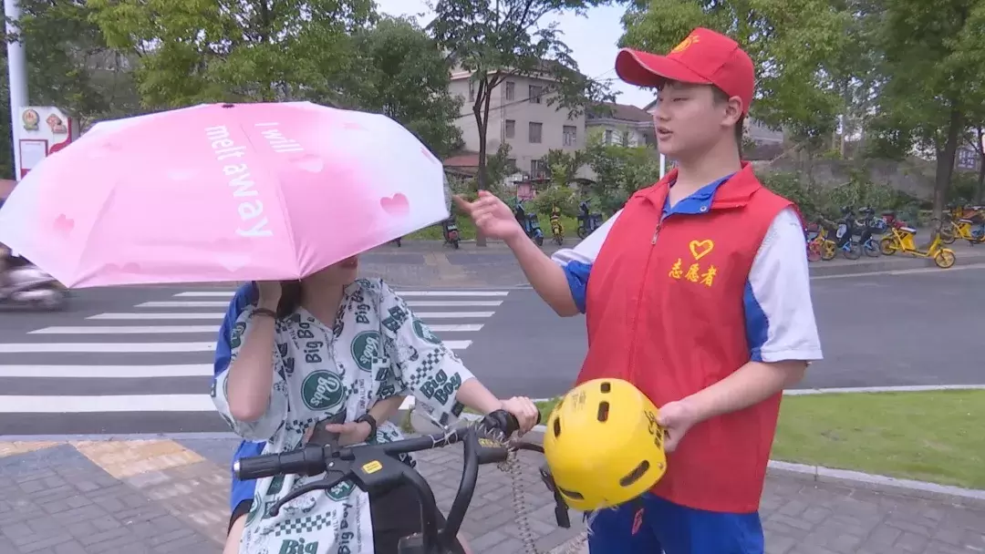 文明常德 爱在武陵 芙蓉街道：学生志愿者助力创文 在奉献中绽放青春风采