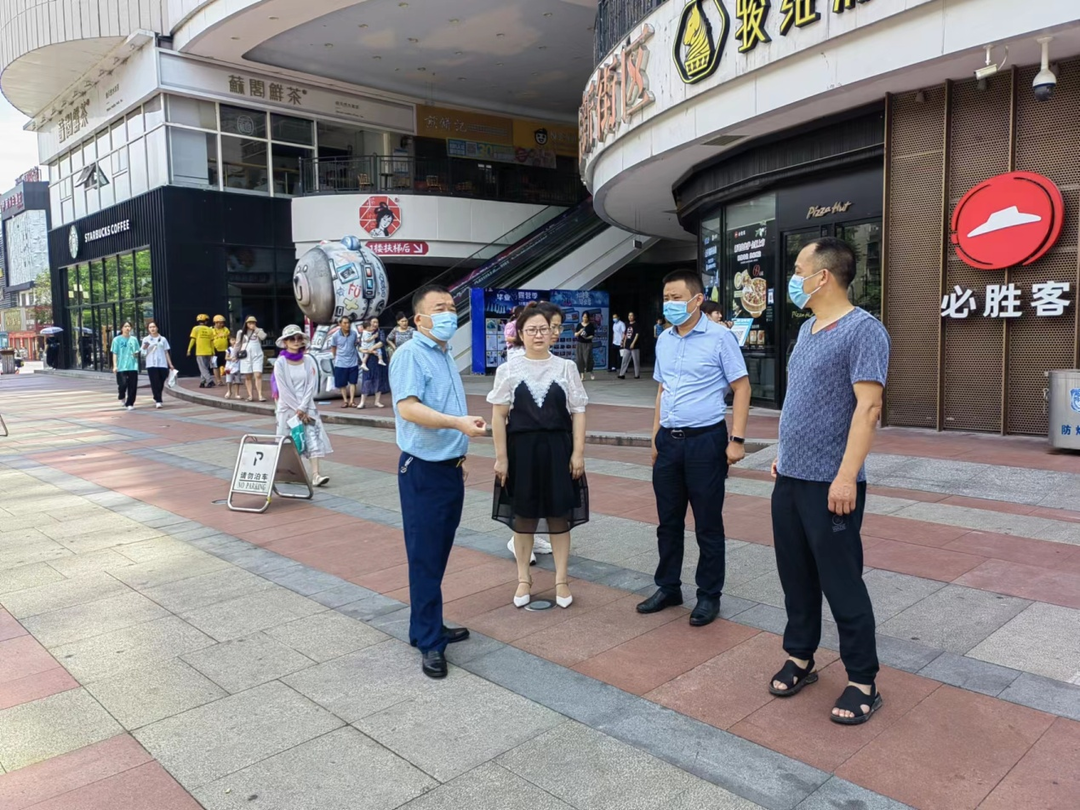武陵区领导陈顺勇督导大型商场超市 文明城市创建工作