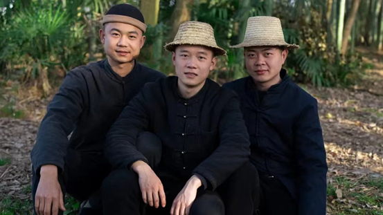 观察丨“饭匹兄弟”这群返乡95后，带火了“湖南味道”和那份乡愁