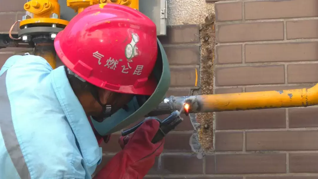 我为群众办实事 体育东路社区：管道燃气通到家 服务群众解民需