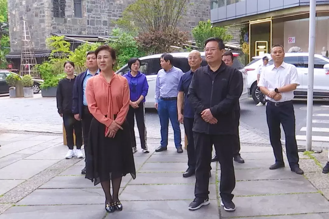 盐湖区人大常委会来武陵区交流考察