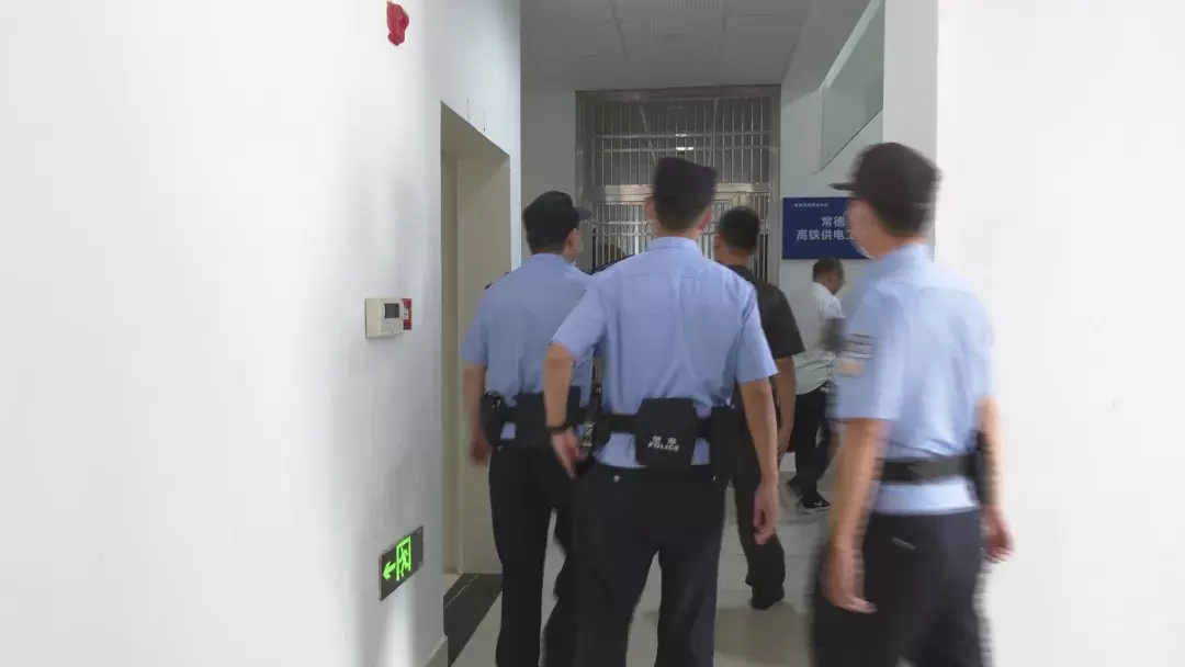 武陵区人民法院开展集中拘传、拘留行动