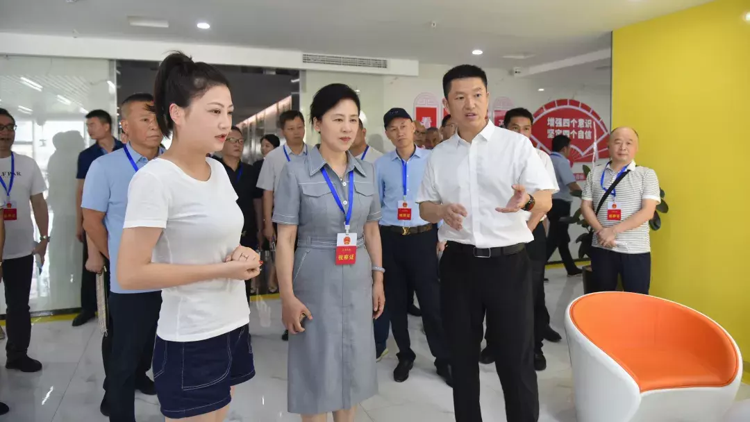 武陵区人大常委会主任会议专题视察园区项目建设工作