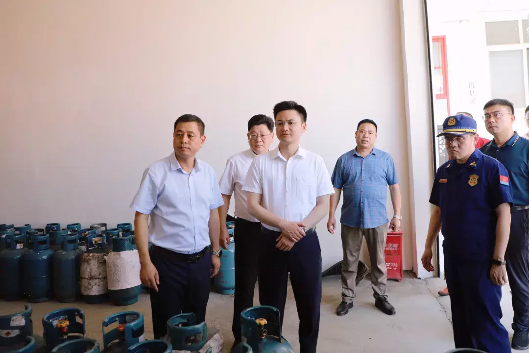 寻健督导检查安全生产工作