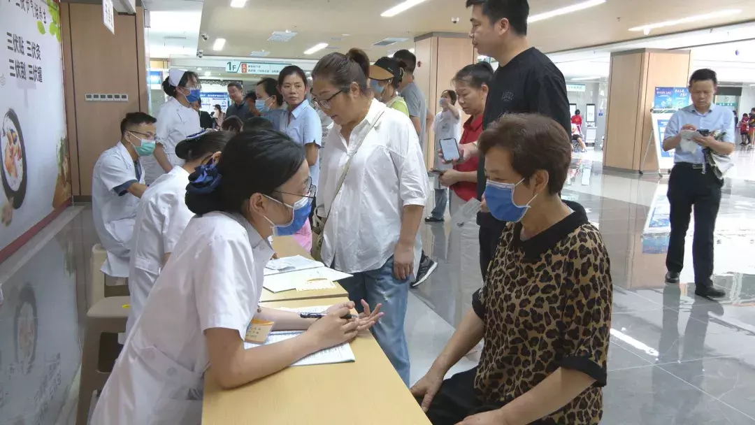 “三伏贴”火热开贴 医生提醒：盲目贴敷不可取