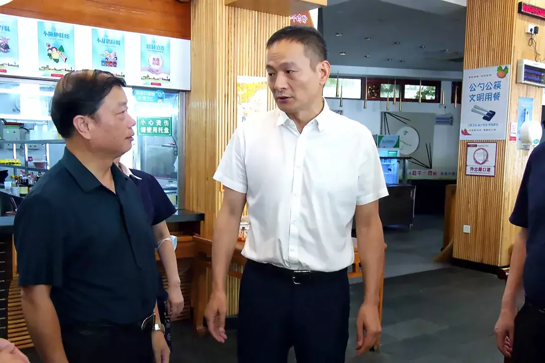 廖可元来武陵区开展反食品浪费法和安全生产“一法一条例两规定”执法检查