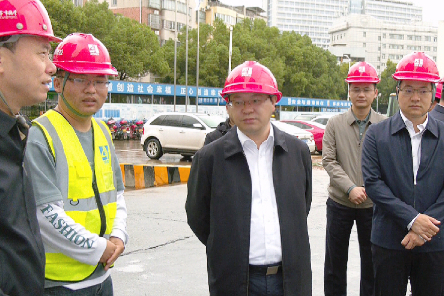 周振宇督导检查安全生产和市场保供等工作