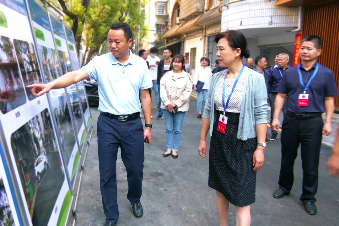 武陵区人大常委会主任会议视察全区老旧小区和精致片区改造工作