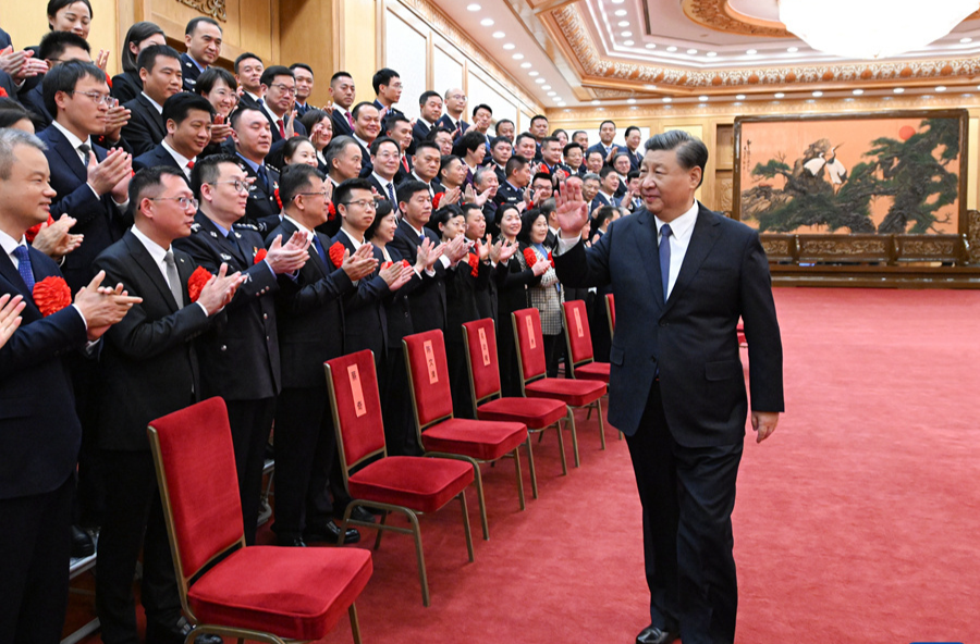 习近平会见全国“枫桥式工作法”入选单位代表