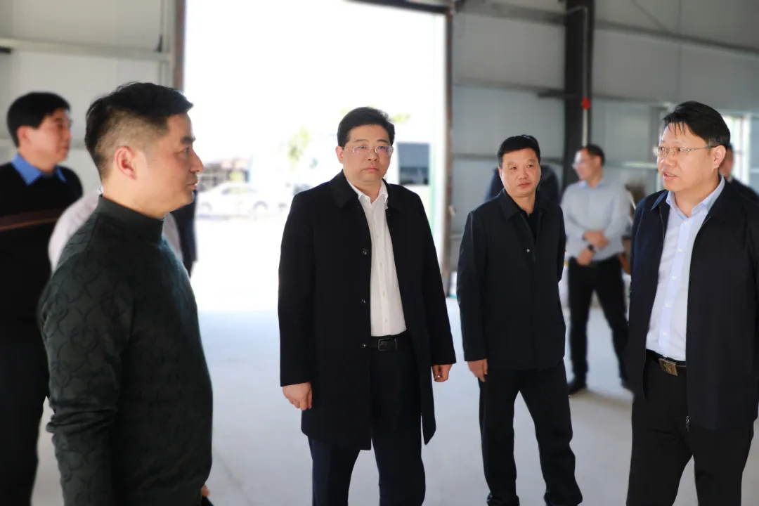 康少中调研芦荻山乡乡村振兴示范片建设工作