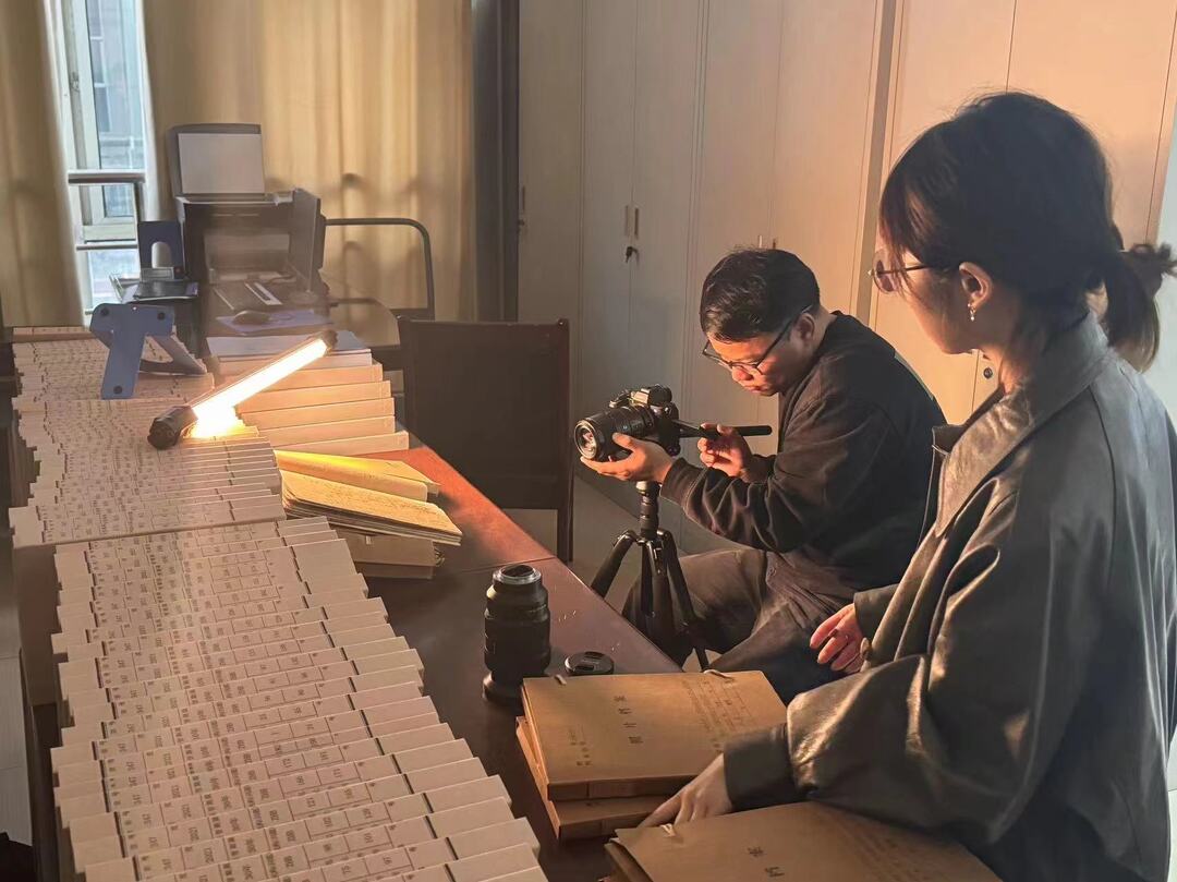 湖南日报在武陵区进行“常德细菌战”专题档案内容采集