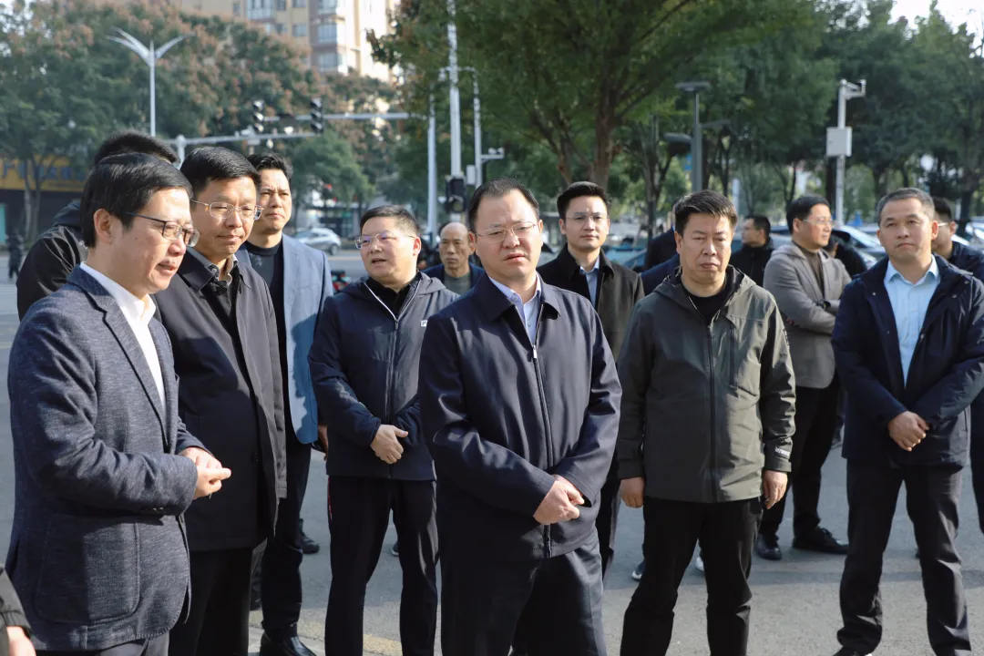 周振宇调研“保交楼”、城市D级危房整治工作强调：提高站位 坚定信心 加速加力共同推动相关问题解决到位