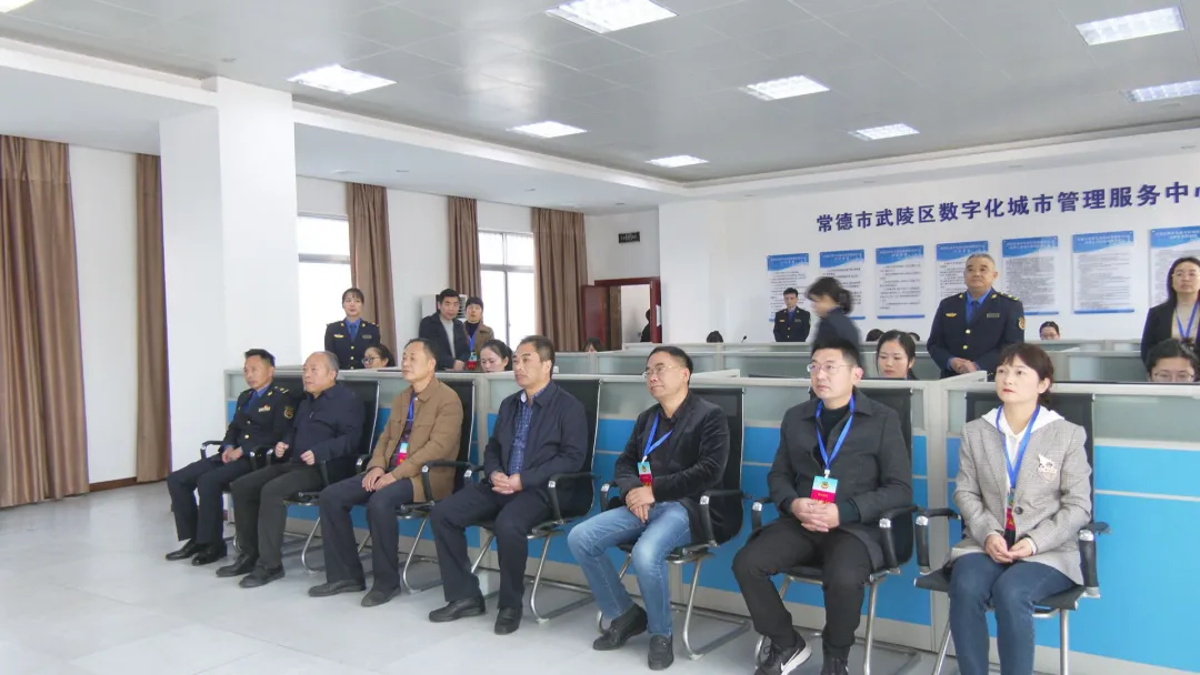 武陵区政协主席会议视察城市精细化管理工作