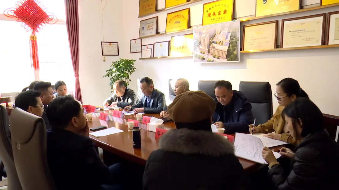 武陵区总工会调研基层工会规范化建设工作