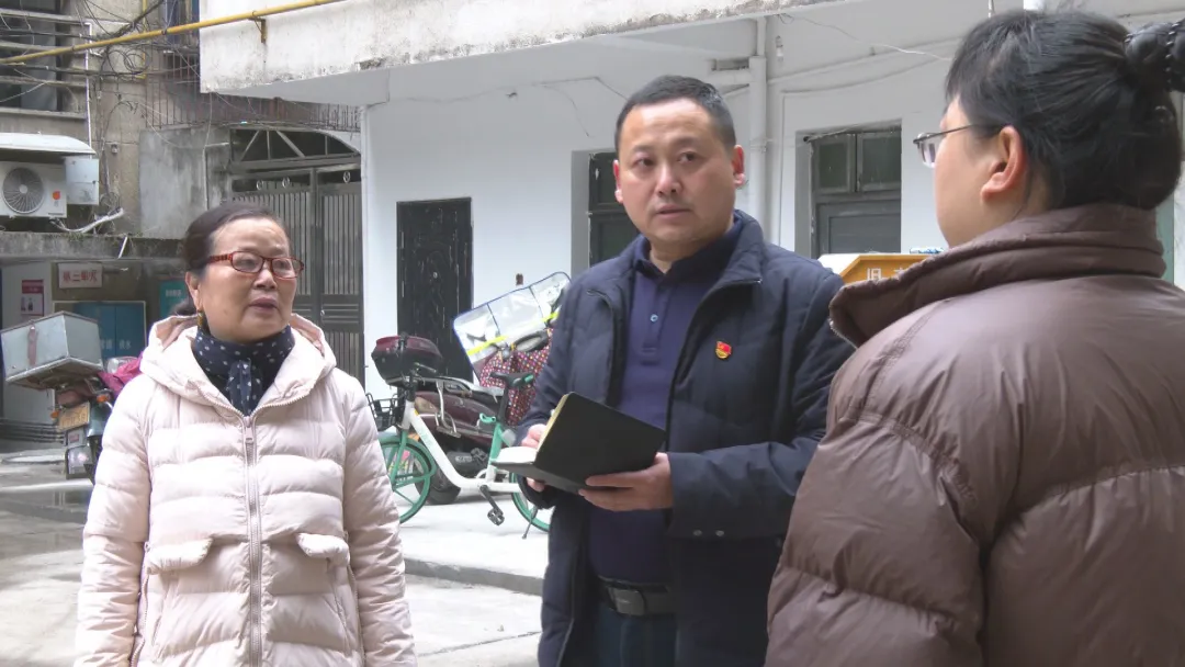 【代表委员风采】 武陵区人大代表 易辉：扎根基层沃土 彰显为民情怀