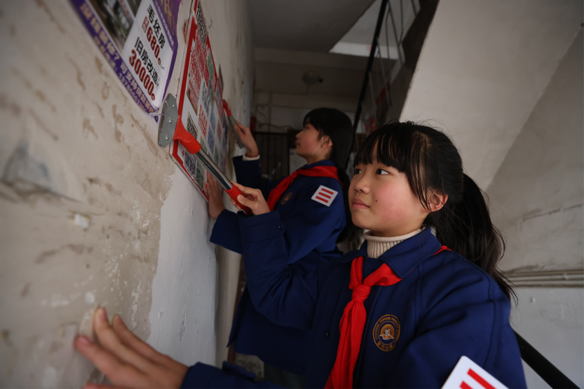 武陵区东升小学：学习雷锋好榜样  争做时代“追”锋人
