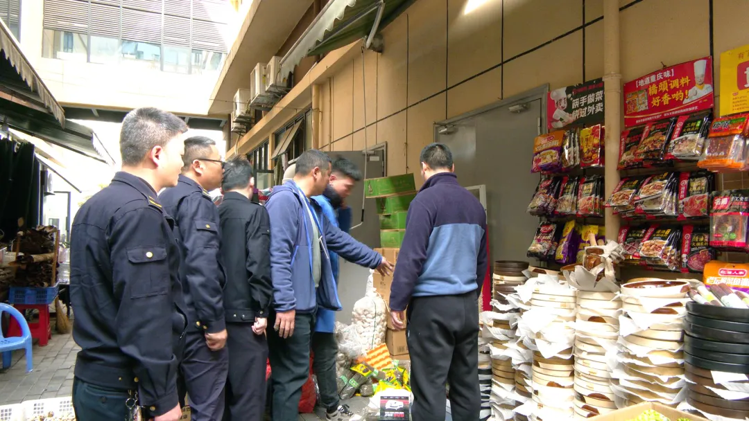 芷兰街道：“四不两直”查隐患 守护居民生命财产安全