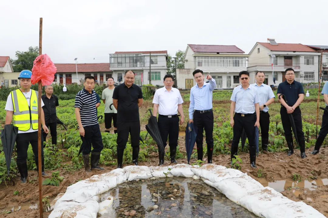 康少中、寻健督导检查防汛工作