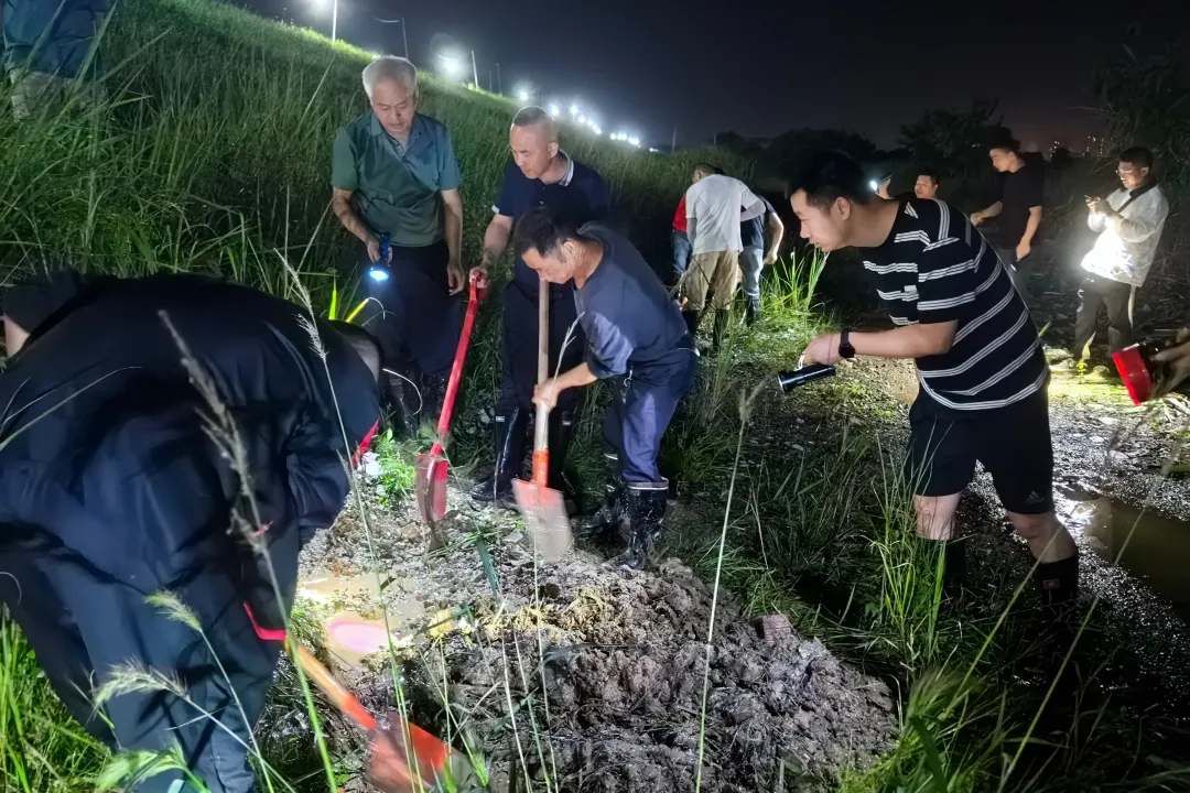 康少中“四不两直”检查督导全区防汛工作 看望慰问一线干部群众