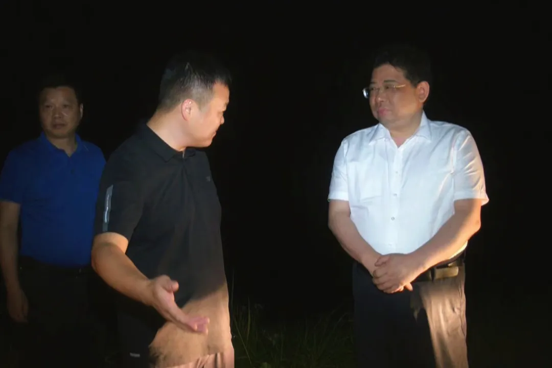 康少中“四不两直”检查督导全区防汛工作 看望慰问一线干部群众