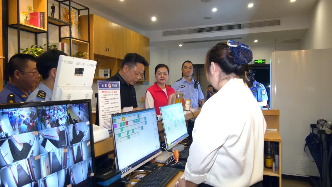 武陵区开展夏夜治安巡查宣防集中统一行动