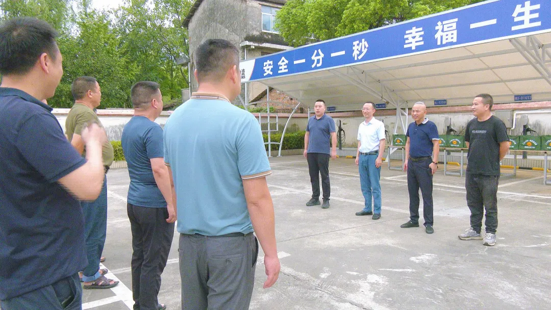 市总工会来武陵区开展“工会送清凉 防暑保安康”活动