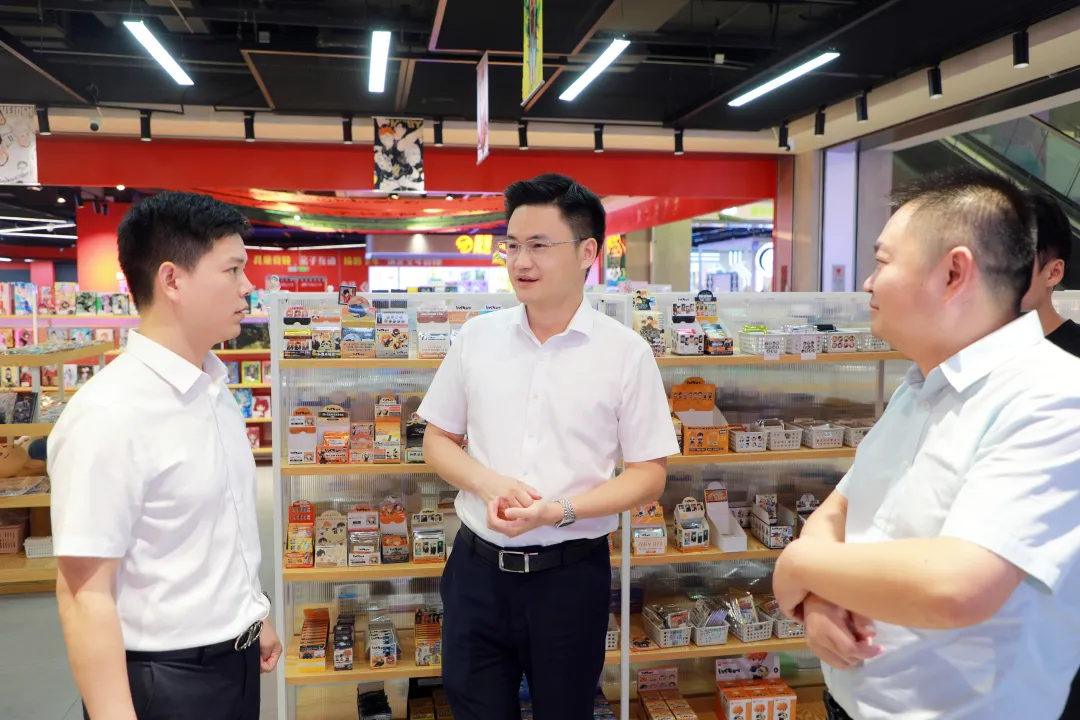 走访企业听心声 精准“把脉”助发展 寻健深入企业走访调研