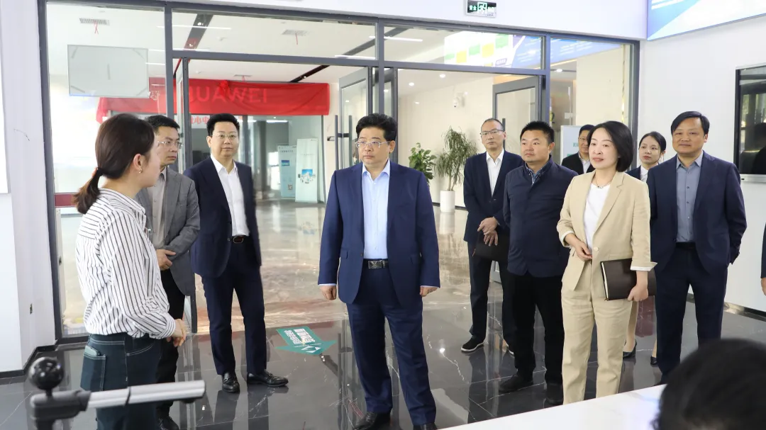 康少中调研部分区属企业