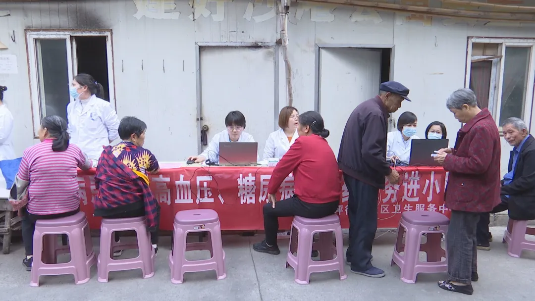 南坪街道社区卫生服务中心：医保服务送上门 惠民行动暖人心