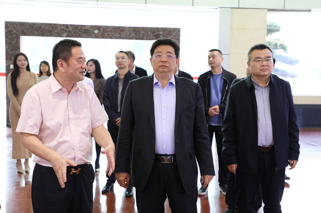 康少中调研企业发展工作