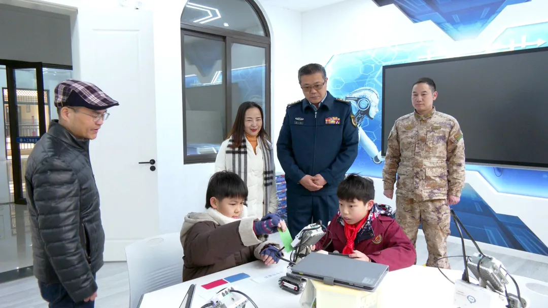 庚涛前往北正街恒大华府小学调研