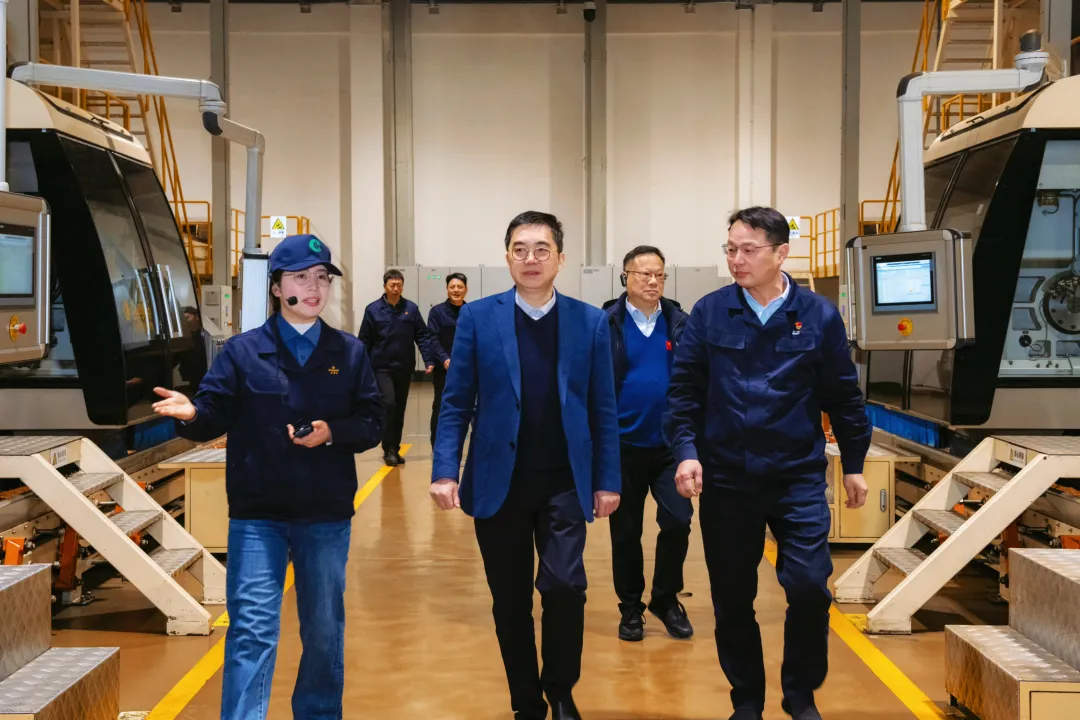 省工信厅石峰岗一行来武陵区开展工业经济“送解优”大走访大服务活动