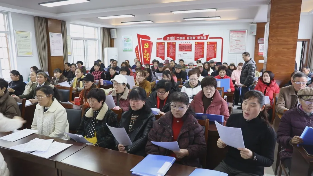 武陵区南坪街道：组建百人红歌合唱团 让红歌成为“流行曲”
