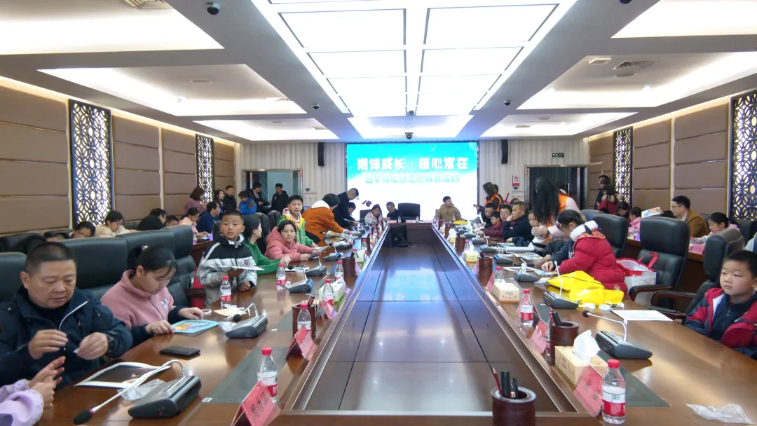 驻武陵区常德市第八届人大代表第三小组开展“湘伴成长 暖心常在”圆梦微心愿志愿服务活动