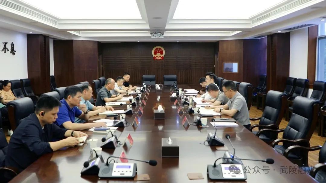 寻健调度棚改回迁工作
