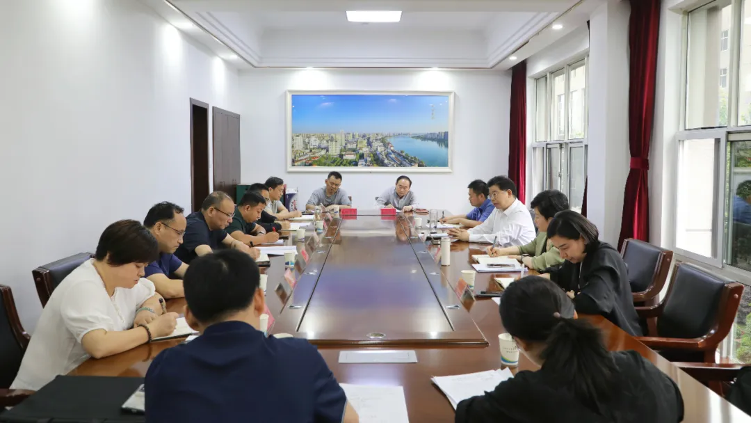 康少中调度全区促消费、聚人气工作