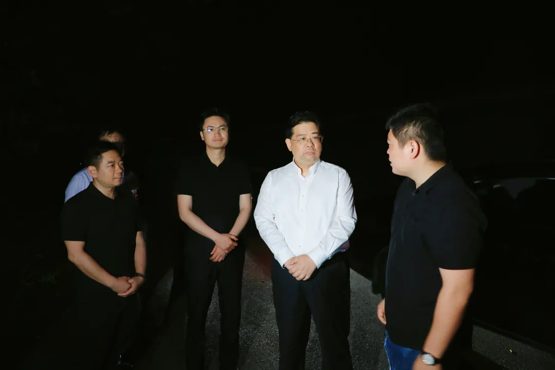 闻令而动 康少中深入沅水一线大堤督导防汛备汛工作