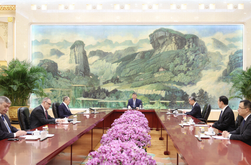 习近平会见俄罗斯外长拉夫罗夫
