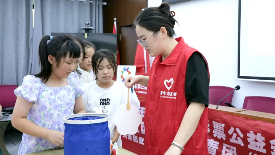 “趣”成长暑期夏令营：二十场童趣盛宴织就成长之网