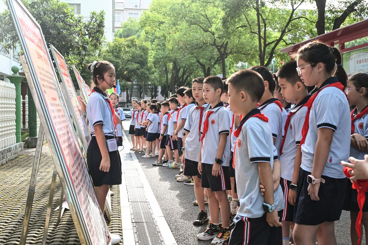 滨湖小学2025年秋季开学迎新——红色薪火映校园 滨小萌新启新程