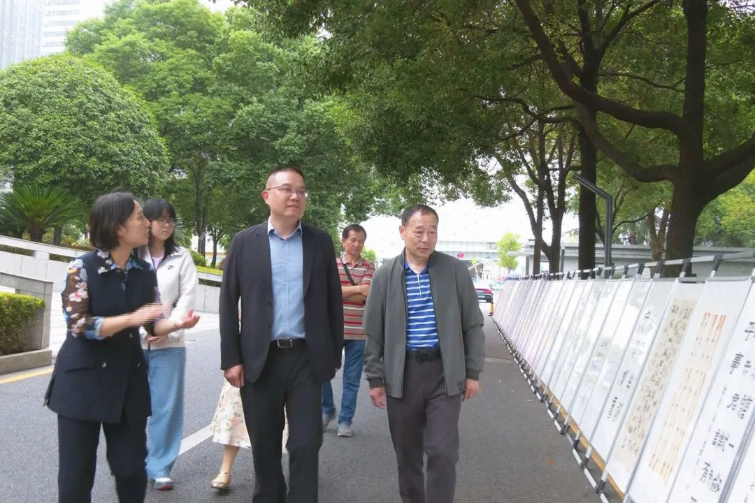 武陵区举行“奋进路上·武陵新篇”诗书画影作品展