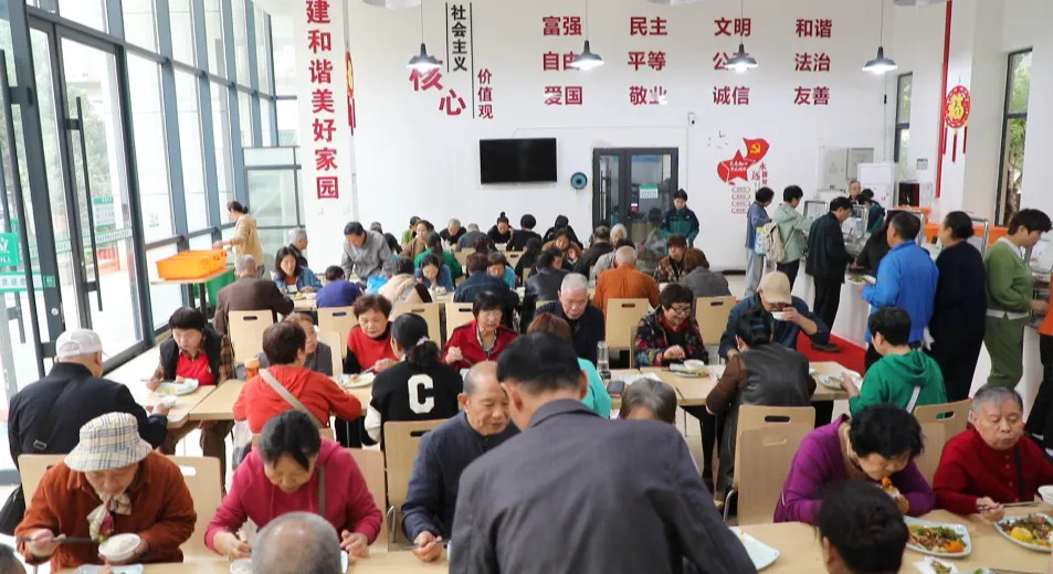 一碗暖心饭 一座幸福城——武陵区蓉国新赋“长者食堂”书写民生新答卷
