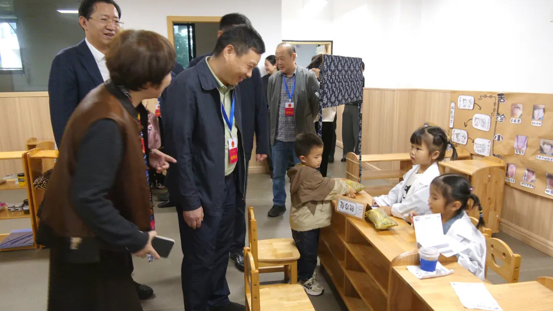 武陵区人大常委会主任会议专题视察完善和落实积极生育支持措施工作