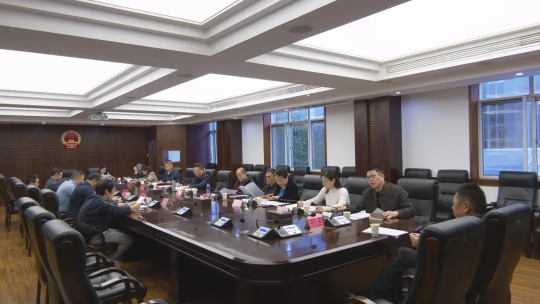 武陵区人大常委会主任会议专题视察全区消费促进工作