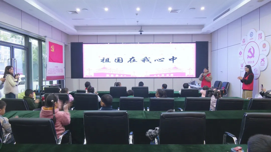 芙蓉街道“芙蓉花”课堂：歌声传热爱 风车转童心